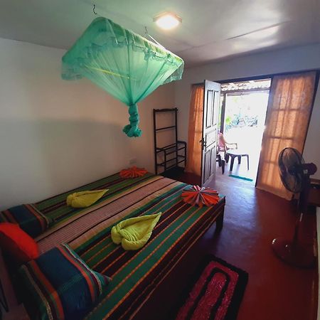 luna beach home&cabanas Galle Exterior foto