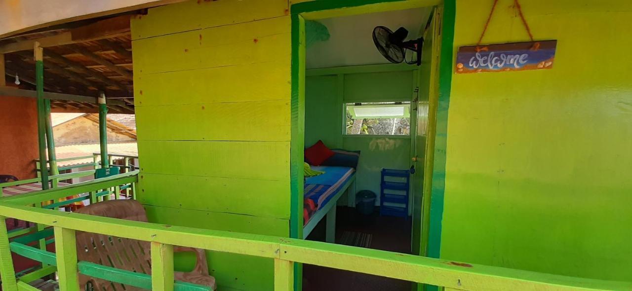 luna beach home&cabanas Galle Exterior foto