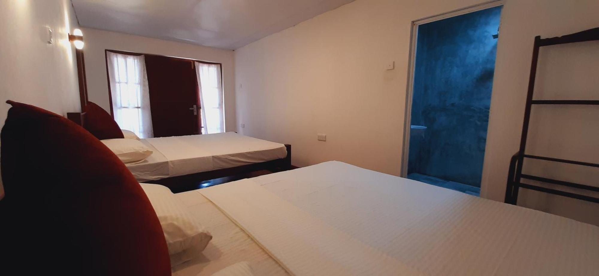 luna beach home&cabanas Galle Exterior foto