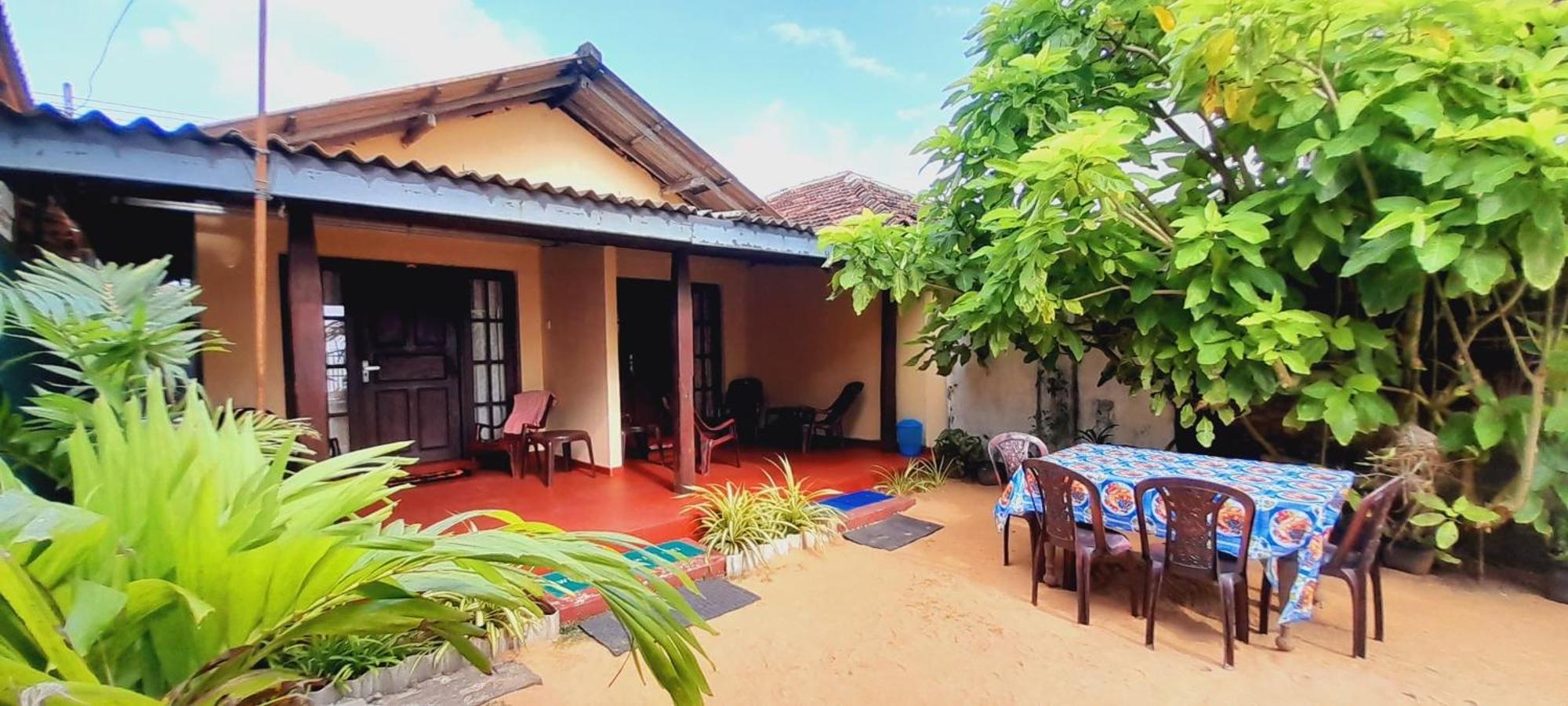 luna beach home&cabanas Galle Exterior foto